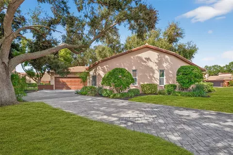 1620 Pelican Creek Xing, Saint Petersburg, FL 33707
