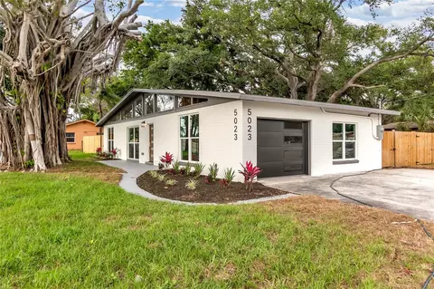 Exterior - 5023 9th St E, Bradenton, FL 34203 photo 2 of 6