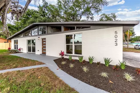Exterior - 5023 9th St E, Bradenton, FL 34203 photo 6 of 6