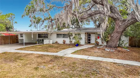 5433 Front Dr, Holiday, FL 34690