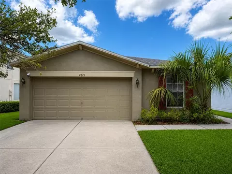 7823 Carriage Pointe Dr, Gibsonton, FL 33534