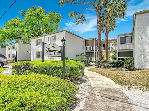 4611 W North B St #240, Tampa, FL 33609