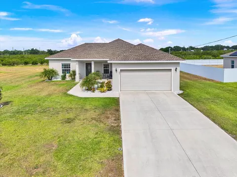 621 Palmdale Ave, Avon Park, FL 33825