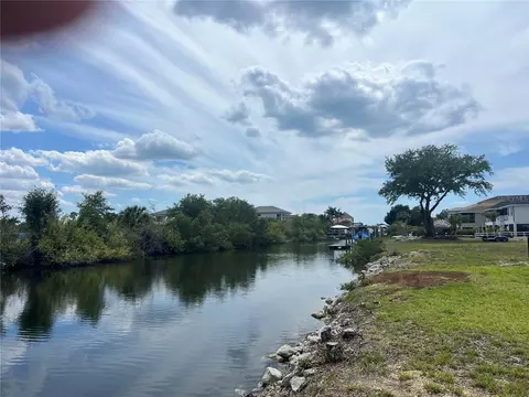 554 Estuary Shore Ln, Apollo Beach, FL 33572
