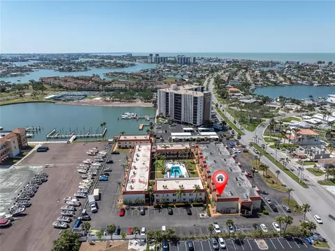 10365 Paradise Blvd #4, Treasure Island, FL 33706