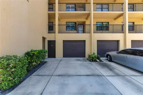 5849 Park St N #202, Saint Petersburg, FL 33709
