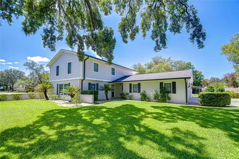11912 Riverhills Dr, Tampa, FL 33617