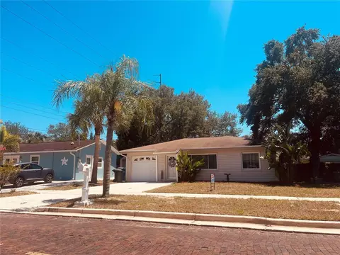551 Orangewood Dr, Dunedin, FL 34698