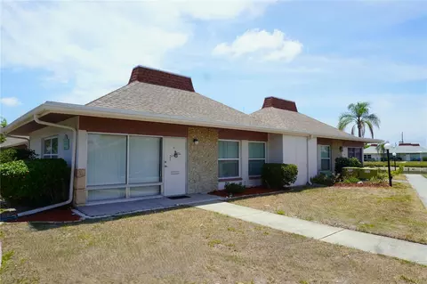 4330 Tahitian Gardens Cir #E, Holiday, FL 34691