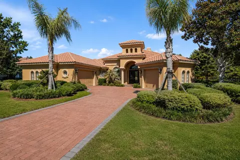 13327 Carnoustie Cir, Dade City, FL 33525