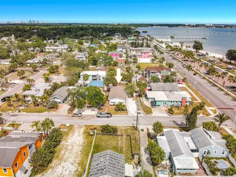 3120 Dupont St S, Gulfport, FL 33707