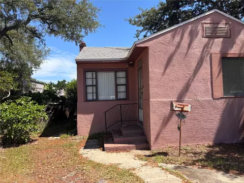 635 30th Ave S, Saint Petersburg, FL 33705
