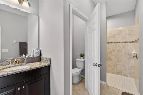 Bath - 18428 Malinche Loop, Spring Hill, FL 34610 photo 4 of 6