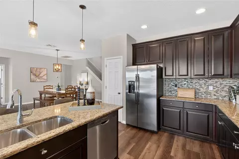 Kitchen - 18428 Malinche Loop, Spring Hill, FL 34610 photo 4 of 7
