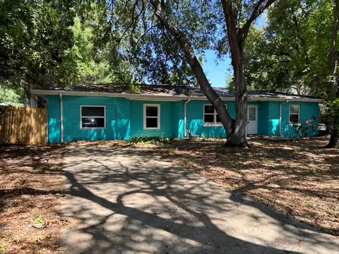 264 14th St NW, Largo, FL 33770
