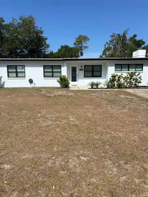 8704 N Renfrew Pl, Tampa, FL 33604