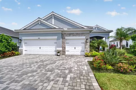 10269 Canaveral Cir, Sarasota, FL 34241