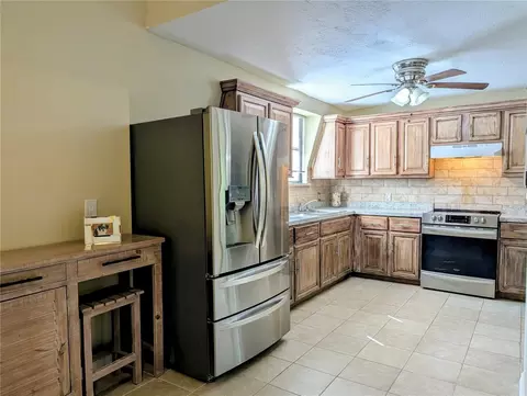 Kitchen - 18001 Nelson Rd, Spring Hill, FL 34610 photo 1 of 3