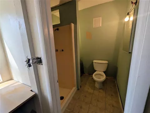 Bath - 18001 Nelson Rd, Spring Hill, FL 34610 photo 2 of 3