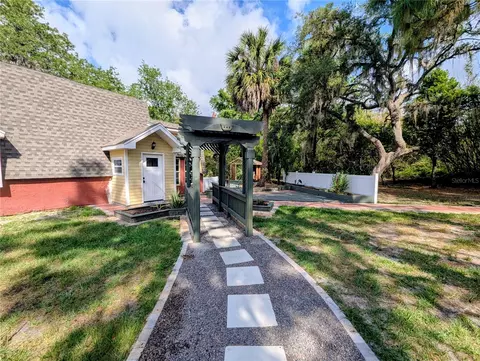 Exterior - 18001 Nelson Rd, Spring Hill, FL 34610 photo 4 of 8