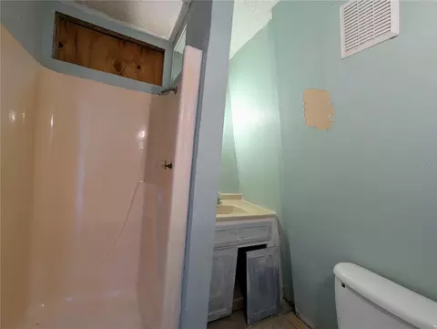 Bath - 18001 Nelson Rd, Spring Hill, FL 34610 photo 3 of 3