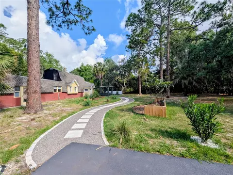 Exterior - 18001 Nelson Rd, Spring Hill, FL 34610 photo 2 of 8