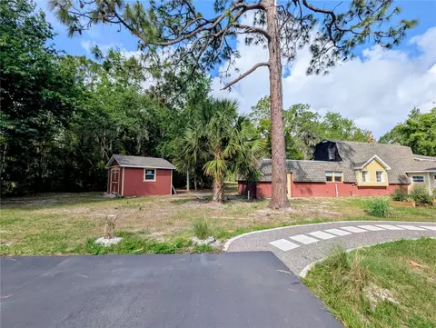 Exterior - 18001 Nelson Rd, Spring Hill, FL 34610 photo 3 of 8