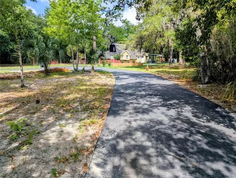 Exterior - 18001 Nelson Rd, Spring Hill, FL 34610 photo 7 of 8