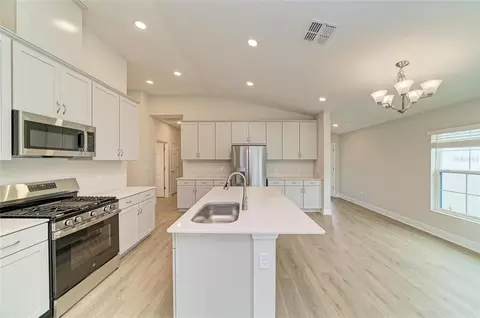 Kitchen - 12365 Oak Hill Way, Parrish, FL 34219 photo 4 of 7