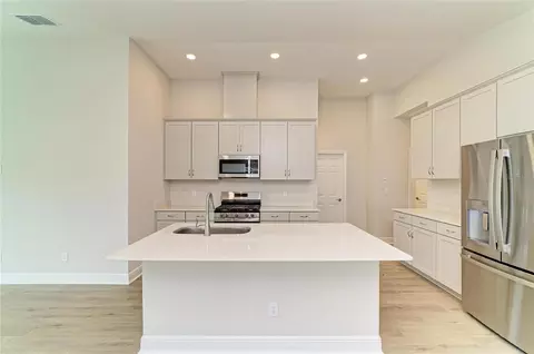 Kitchen - 12365 Oak Hill Way, Parrish, FL 34219 photo 3 of 7