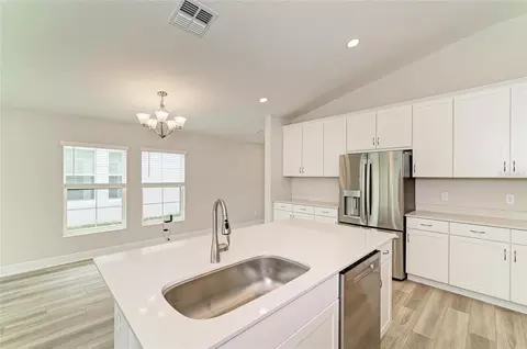 Kitchen - 12361 Oak Hill Way, Parrish, FL 34219 photo 5 of 6