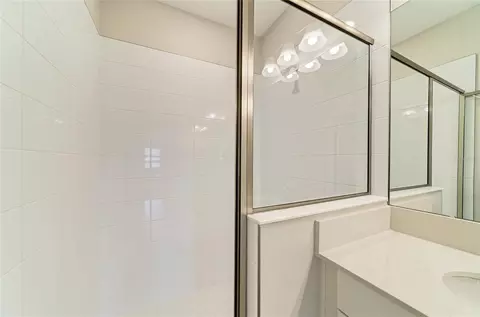 Bath - 12361 Oak Hill Way, Parrish, FL 34219 photo 2 of 4