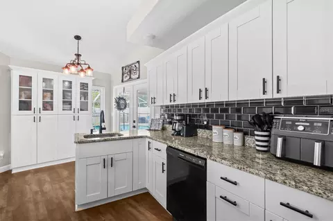 Kitchen - 1049 Larkin Rd, Spring Hill, FL 34608 photo 5 of 6