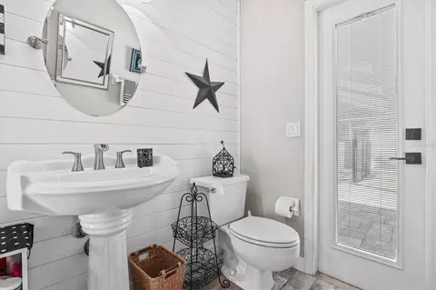 Bath - 1049 Larkin Rd, Spring Hill, FL 34608 photo 6 of 7