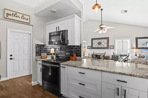 Kitchen - 1049 Larkin Rd, Spring Hill, FL 34608 photo 4 of 6