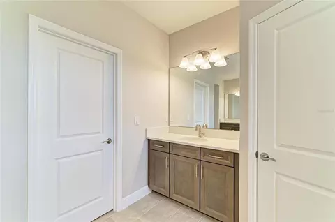 Bath - 10316 Longmeadow Ave, Parrish, FL 34219 photo 4 of 9