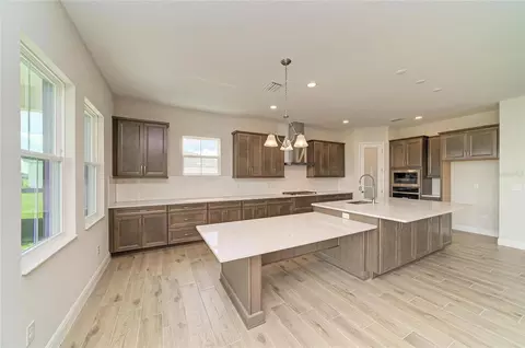 Kitchen - 10316 Longmeadow Ave, Parrish, FL 34219 photo 3 of 6