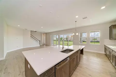 Kitchen - 10316 Longmeadow Ave, Parrish, FL 34219 photo 6 of 6
