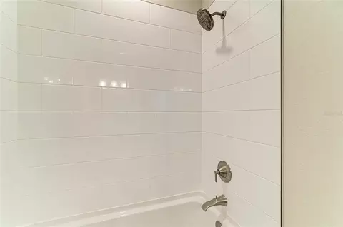 Bath - 10316 Longmeadow Ave, Parrish, FL 34219 photo 7 of 9