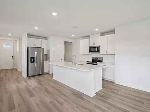Kitchen - 7817 Gilchrist Springs Dr, Parrish, FL 34219 photo 4 of 4