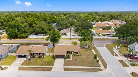 View/Area - 1836 Craven Dr, Seffner, FL 33584 photo 3 of 10