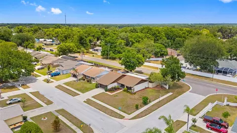 View/Area - 1836 Craven Dr, Seffner, FL 33584 photo 4 of 10