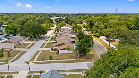 View/Area - 1836 Craven Dr, Seffner, FL 33584 photo 5 of 10