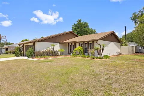 Exterior - 1836 Craven Dr, Seffner, FL 33584 photo 11 of 13