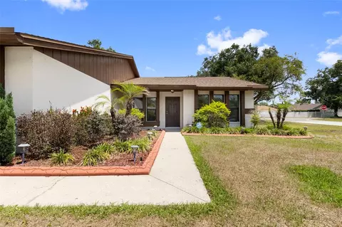Exterior - 1836 Craven Dr, Seffner, FL 33584 photo 12 of 13