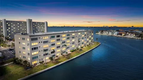 6075 Shore Blvd S #215, Gulfport, FL 33707