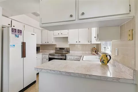 Kitchen - 6432 Spring Hill Dr, Spring Hill, FL 34606 photo 5 of 5