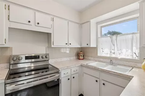 Kitchen - 6432 Spring Hill Dr, Spring Hill, FL 34606 photo 3 of 5