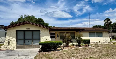 2826 Raven Dr, Holiday, FL 34690