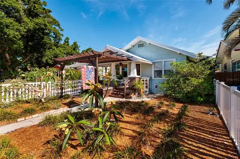 2557 16th Ave N, Saint Petersburg, FL 33713